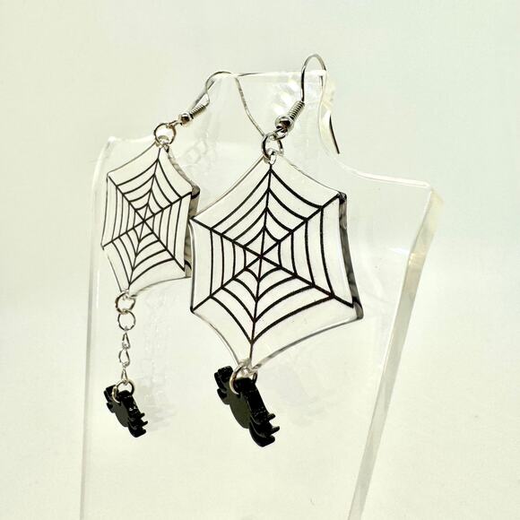 Spider Web Earrings - Halloween Earrings - Bug Earrings - Spider Accessories - Picture 5 of 8